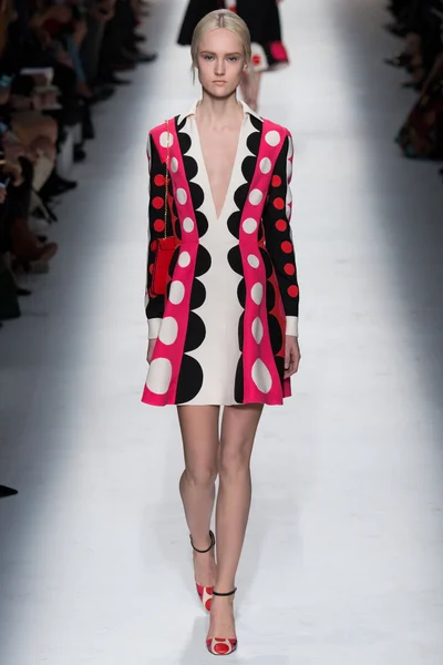 Look 3